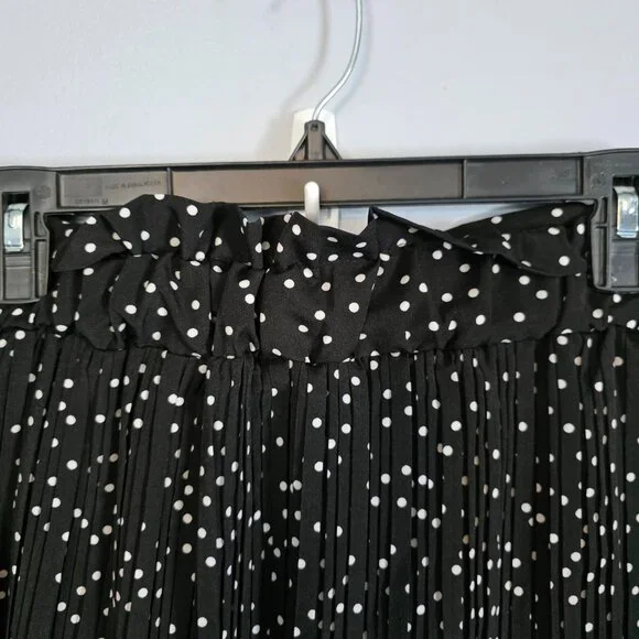 Women's Soft pleated Polka Dot Long Skirt - Picture 5 of 7